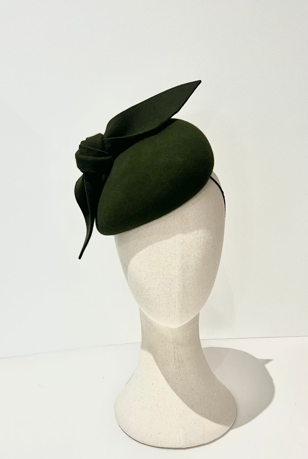 forest green dark green felt winter cocktail percher hat fascinator