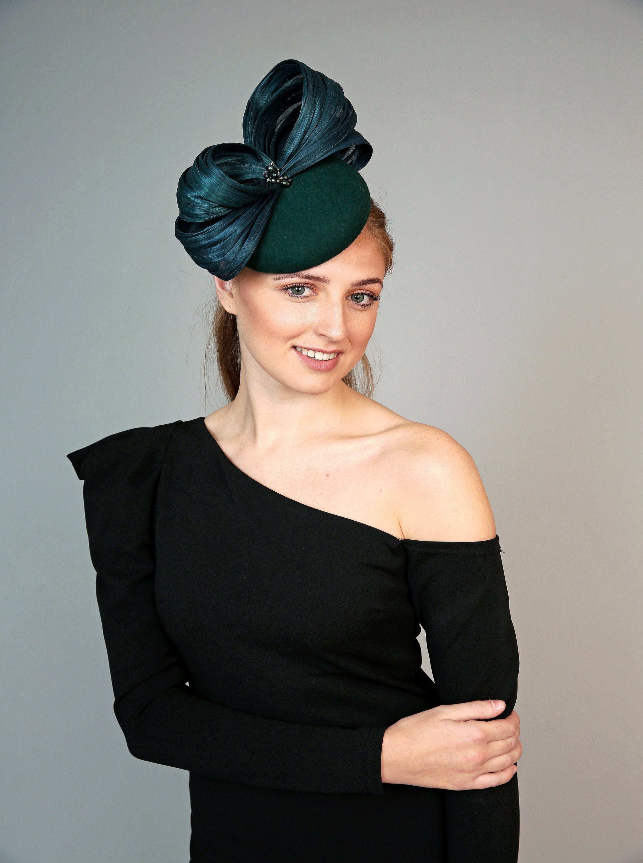 forest green felt pillbox fascinator hat, winter races, winter wedding hat