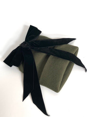 Khaki beanie with black velvet bow